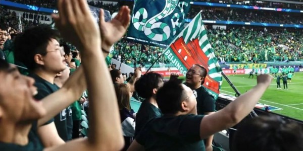  主场氛围助力腾飞，球迷助威声震屋瓦