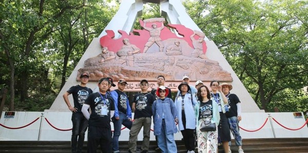  金球奖候选竞争激烈，年度最佳花落谁家