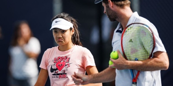  拉杜卡努草地首秀告捷，英国新秀备受瞩目