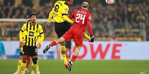  网坛常青树费德勒复出，慈善表演赛筹款破纪录