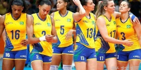  贾巴尔网前灵动，迈阿密公开赛挑落世界前三