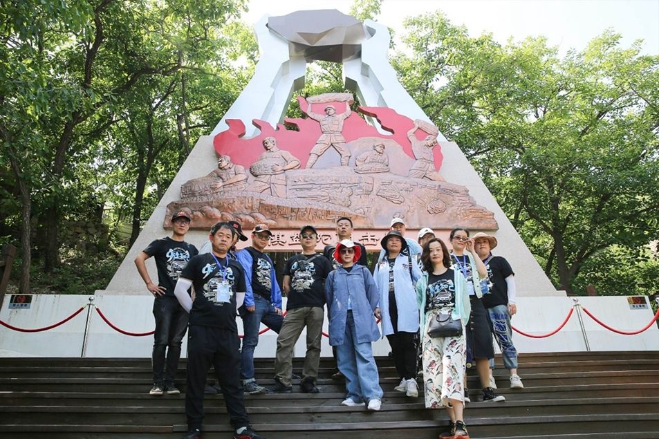  金球奖候选竞争激烈，年度最佳花落谁家