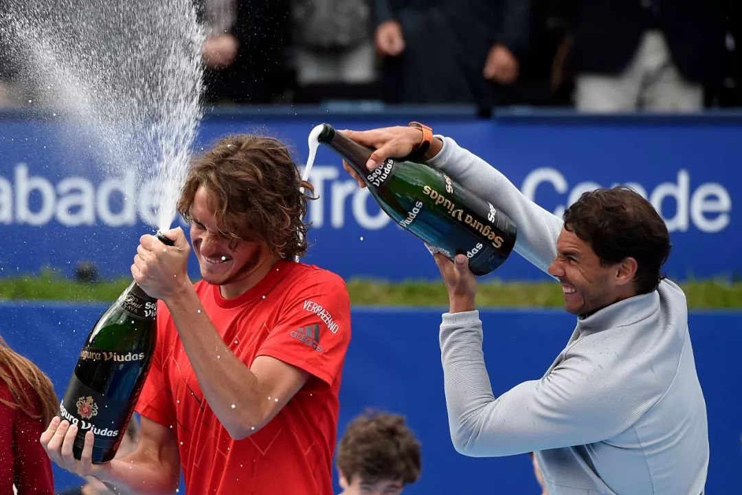  西西帕斯双误憾失赛点遭逆转